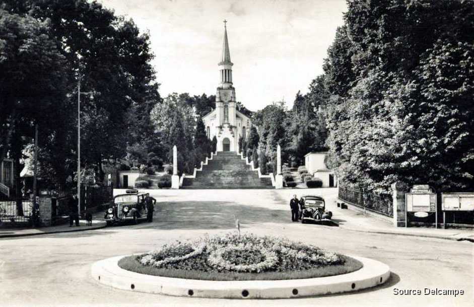 61 Bagnoles de l Orne L Eglise du Sacre Coeur.jpg